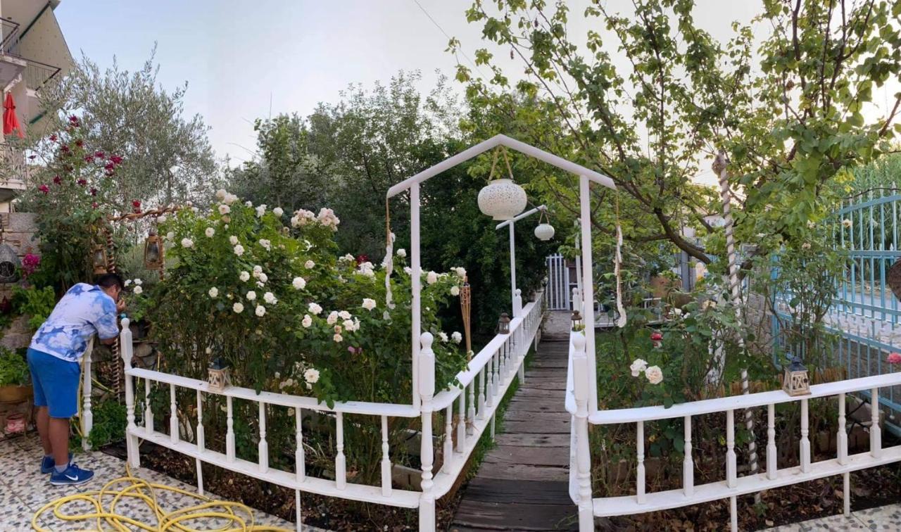 Royal'S Studios Loutra Edipsou  Exterior photo